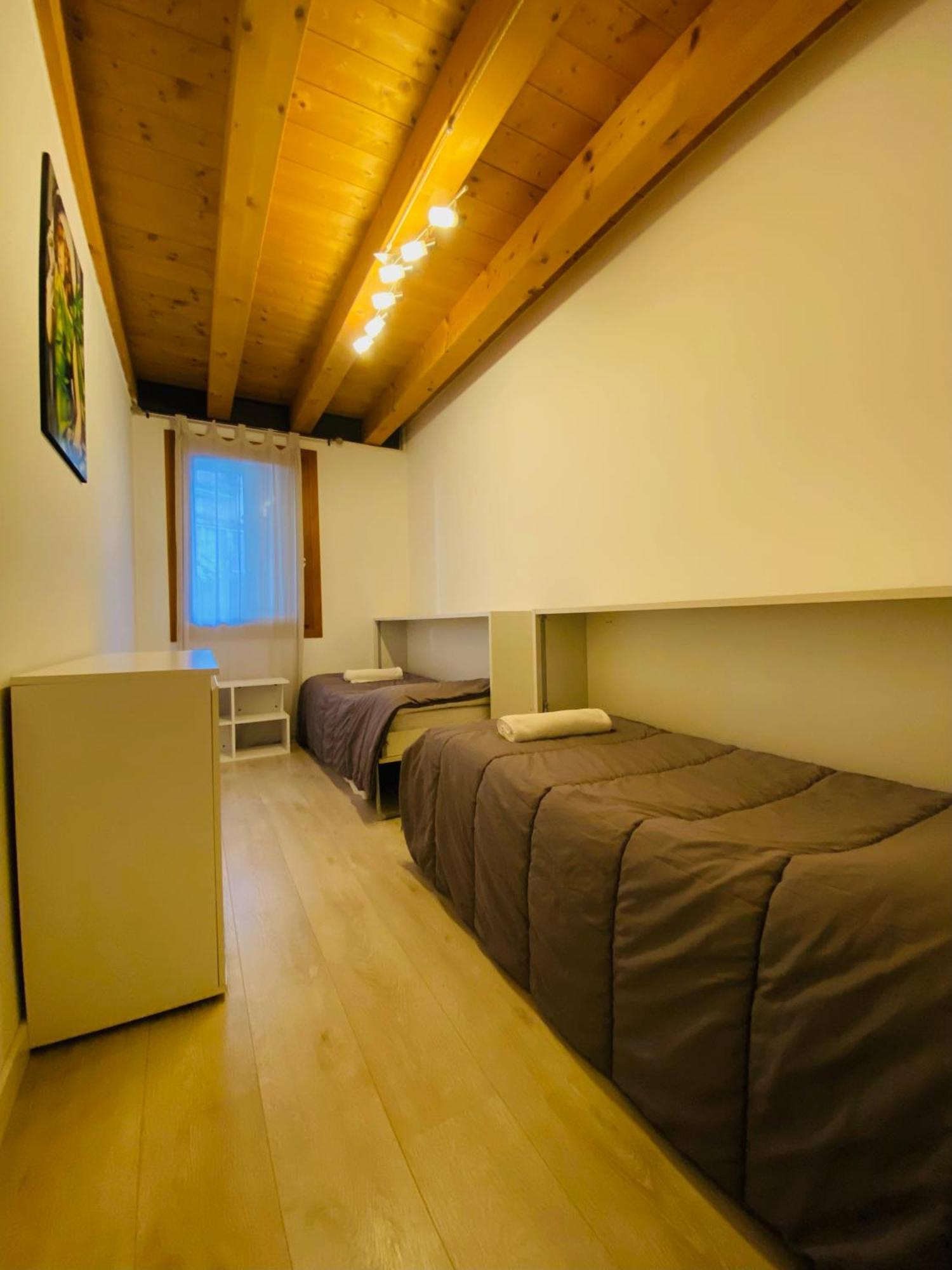 Central Luxury Garden Guest House Mestre Bagian luar foto