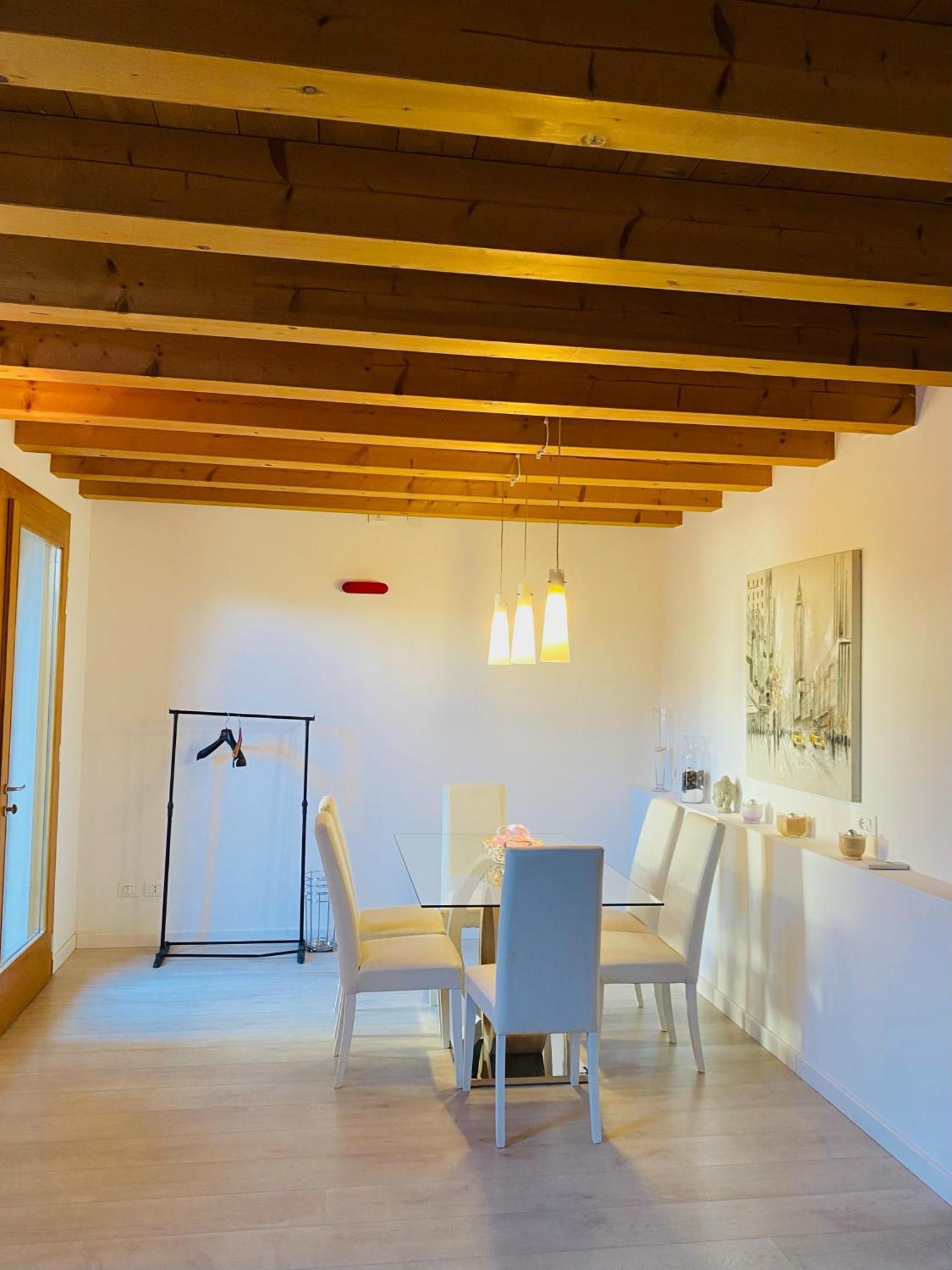 Central Luxury Garden Guest House Mestre Bagian luar foto